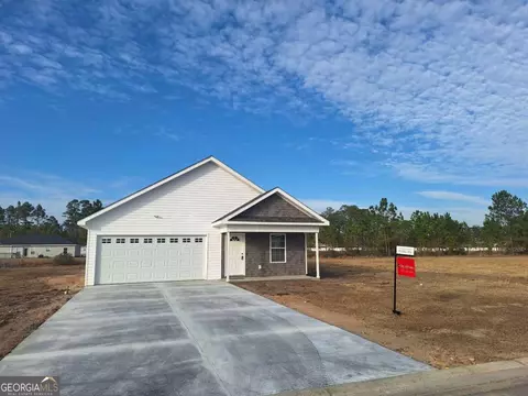 227 Twinn Lakes Dr, Baxley, GA 31513