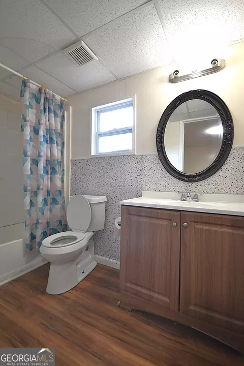 Bath - 1865 Oxford Dr, Morrow, GA 30260 photo 2 of 5