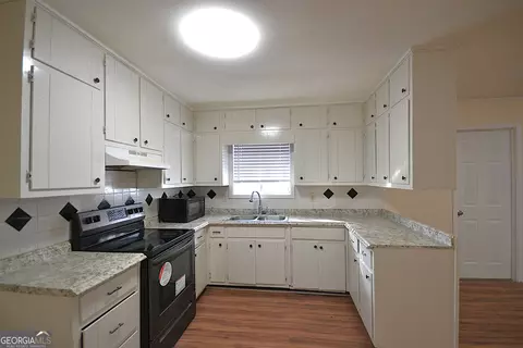 Kitchen - 1865 Oxford Dr, Morrow, GA 30260 photo 1 of 3