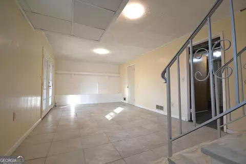 Living - 1865 Oxford Dr, Morrow, GA 30260 photo 5 of 5