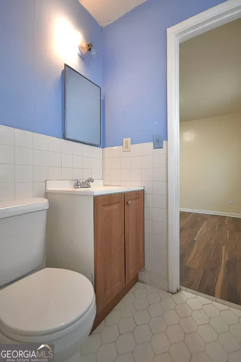 Bath - 1865 Oxford Dr, Morrow, GA 30260 photo 5 of 5
