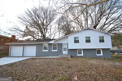 1865 Oxford Dr, Morrow, GA 30260