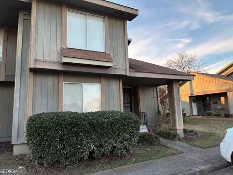 146 Stoneridge Dr, Warner Robins, GA 31088