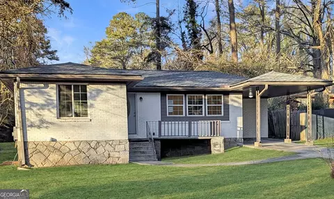 3340 Pinehill Dr, Decatur, GA 30032