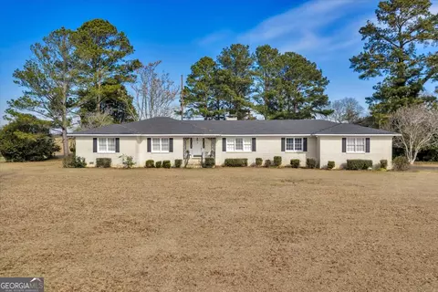 412 Red Dog Farm Rd, Cochran, GA 31014