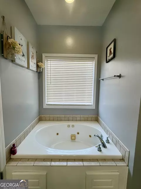 Bath - 213 Okeechobee Dr, Dothan, AL 36301 photo 5 of 6