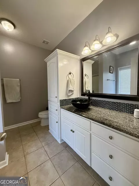 Bath - 213 Okeechobee Dr, Dothan, AL 36301 photo 1 of 6