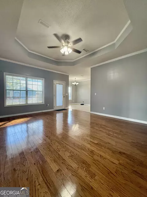 Living - 213 Okeechobee Dr, Dothan, AL 36301 photo 1 of 3