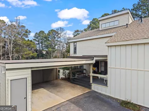 682 Highland Ct, Marietta, GA 30068