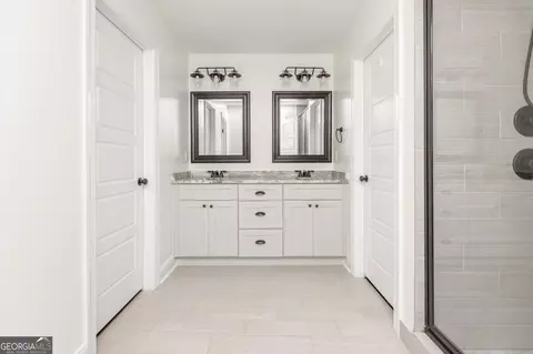 Entry Way - 207 Kendall Ct, Perry, GA 31069 photo 6 of 8