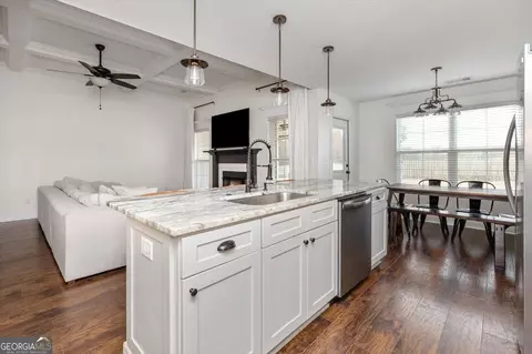 Kitchen - 207 Kendall Ct, Perry, GA 31069 photo 6 of 8
