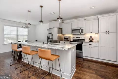 Kitchen - 207 Kendall Ct, Perry, GA 31069 photo 3 of 8
