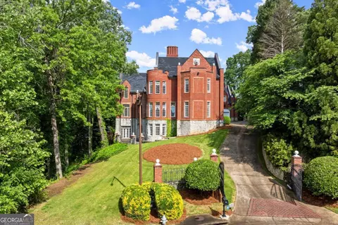 3863 Streamside Dr S, Marietta, GA 30067