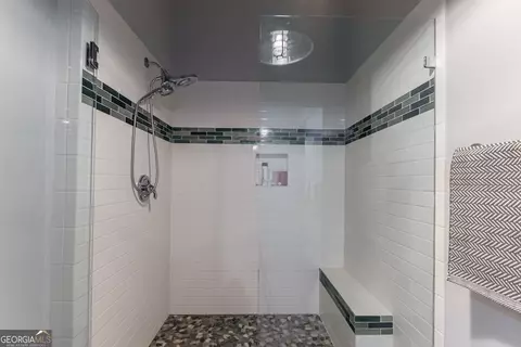 Bath - 1295 E Broad St, Athens, GA 30601 photo 4 of 4