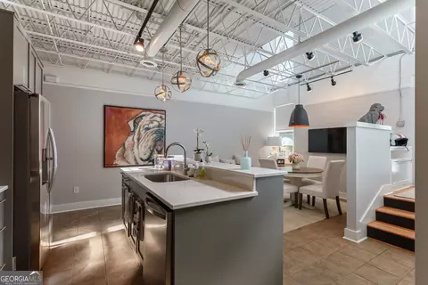 Kitchen - 1295 E Broad St, Athens, GA 30601 photo 3 of 7