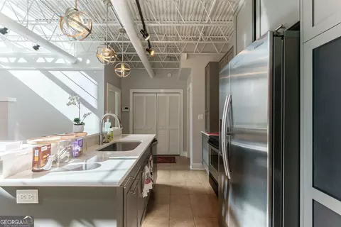 Kitchen - 1295 E Broad St, Athens, GA 30601 photo 2 of 7