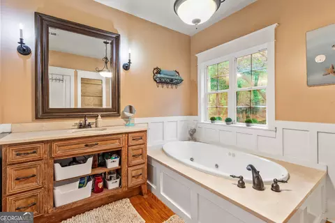 Bath - 357 Shady Creek Trl, Williamson, GA 30292 photo 3 of 9