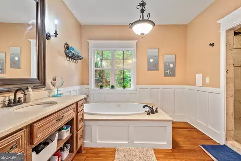 Bath - 357 Shady Creek Trl, Williamson, GA 30292 photo 2 of 9