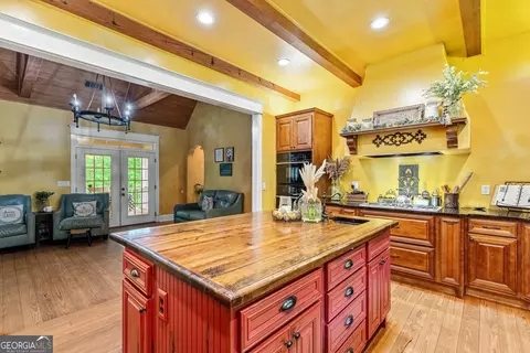 Kitchen - 357 Shady Creek Trl, Williamson, GA 30292 photo 5 of 6