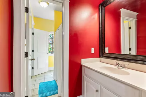 Bath - 357 Shady Creek Trl, Williamson, GA 30292 photo 6 of 9