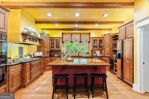 Kitchen - 357 Shady Creek Trl, Williamson, GA 30292 photo 3 of 6