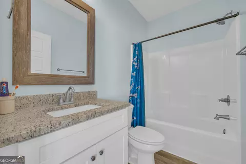 Bath - 112 White Oak Trl, Commerce, GA 30529 photo 3 of 3