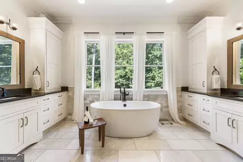Bath - 1530 Redd Rd, Milton, GA 30004 photo 5 of 13