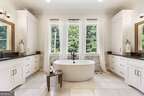 Bath - 1530 Redd Rd, Milton, GA 30004 photo 5 of 13