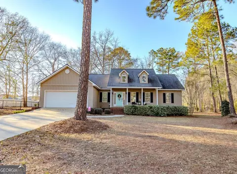 1200 Evergreen Cir, Eastman, GA 31023