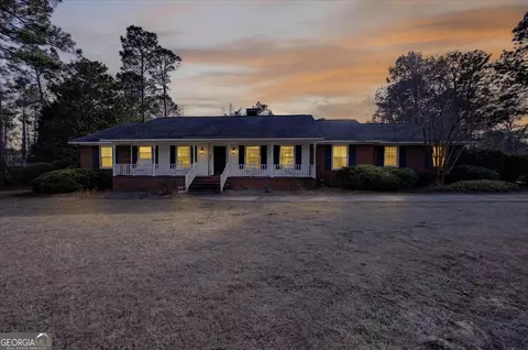 459 Prince Ave, Swainsboro, GA 30401