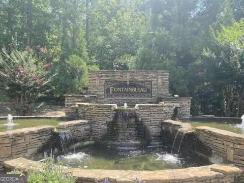 2086 Fontainbleau Dr, Conyers, GA 30094