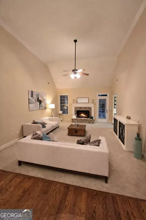 Living - 412 Brandy Ln, Mcdonough, GA 30253 photo 2 of 4