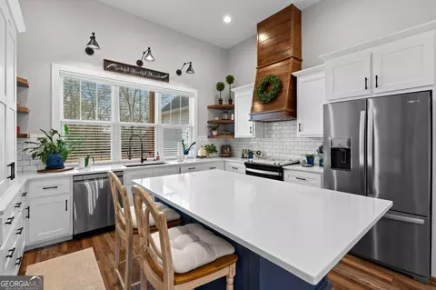 Kitchen - 306 Old Windmill Rd, Perry, GA 31069 photo 2 of 6