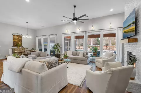 Living - 306 Old Windmill Rd, Perry, GA 31069 photo 2 of 2