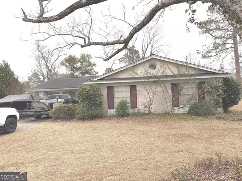1303 Meadows Ln, Vidalia, GA 30474
