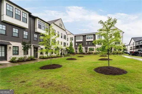 6635 Beacon Dr, Sandy Springs, GA 30328