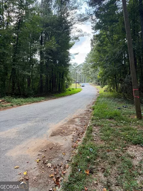5160 Selene Dr, Stone Mountain, GA 30088