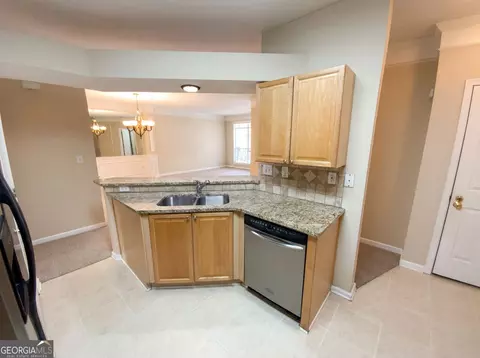 Kitchen - 522 Sandringham Dr # 522, Milton, GA 30004 photo 3 of 3