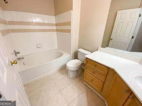 Bath - 522 Sandringham Dr # 522, Milton, GA 30004 photo 1 of 2