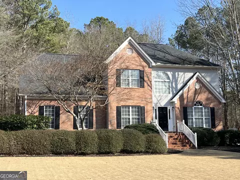 125 Gladys Ln, Fayetteville, GA 30215