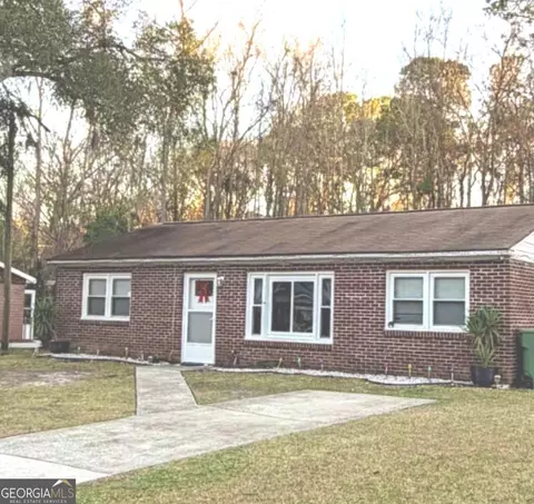504 Stewart Dr, Hinesville, GA 31313
