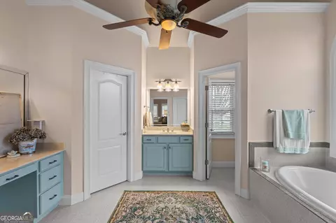 Bath - 110 Wickham Dr, Tyrone, GA 30290 photo 2 of 8