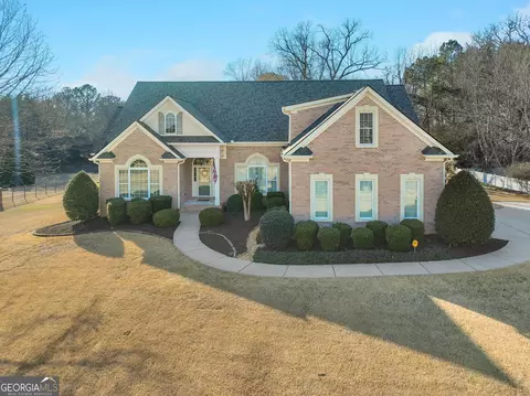Exterior - 110 Wickham Dr, Tyrone, GA 30290 photo 2 of 7
