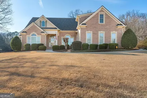 Exterior - 110 Wickham Dr, Tyrone, GA 30290 photo 5 of 7
