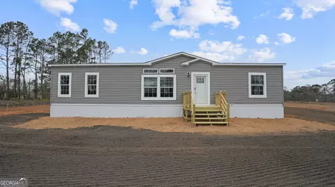 735 Hires Rd, Jesup, GA 31545