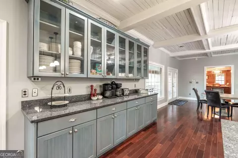 Kitchen - 7527 Highway 326, Commerce, GA 30530 photo 4 of 7