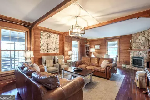Living - 7527 Highway 326, Commerce, GA 30530 photo 1 of 4