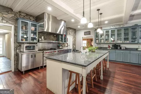 Kitchen - 7527 Highway 326, Commerce, GA 30530 photo 2 of 7