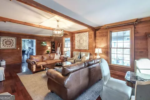 Living - 7527 Highway 326, Commerce, GA 30530 photo 3 of 4