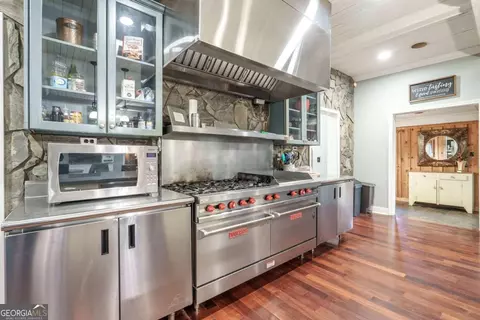 Kitchen - 7527 Highway 326, Commerce, GA 30530 photo 7 of 7